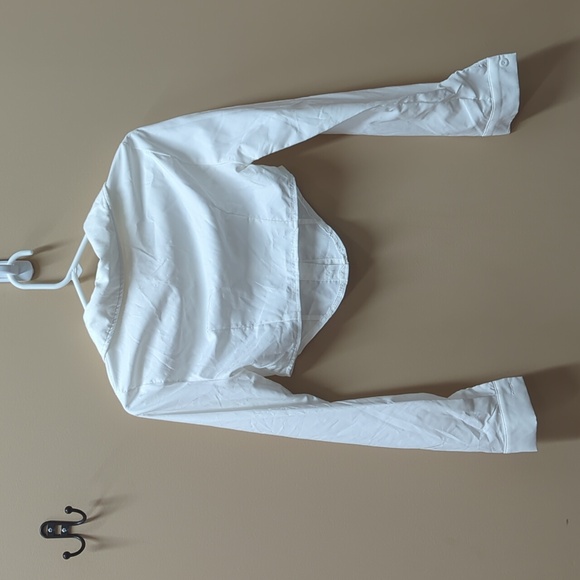 Button Up Cropped Top - Picture 2 of 4